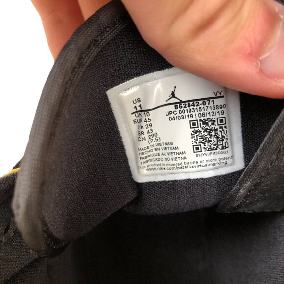 2019 Nike Air Jordan 1 Mid Yellow Toe Black Size 11 - Picture 3 of 14